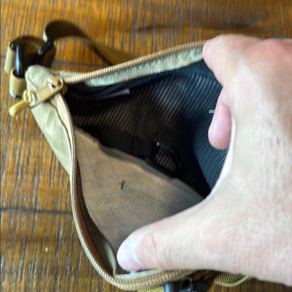 Dsptch Unit Vertical Pouch - Picture 3 of 3